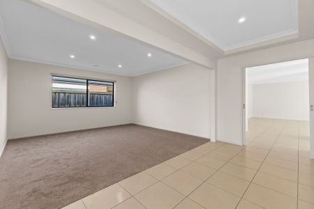 FOUR BEDROOM HOME - Photo 3