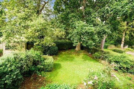 Manor Close, Shrivenham, SN6 - Photo 3
