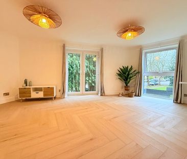 The Quinneys, Farnborough, Hampshire, GU14 - Photo 3