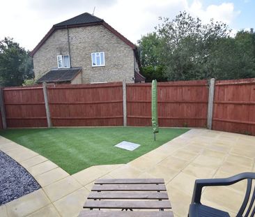 Renown Way, Chineham - Photo 1