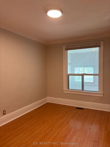 593 Bathurst Street #Main Floor - Photo 5