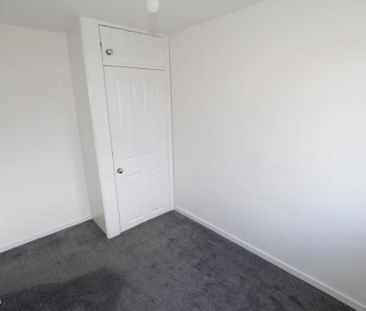 2 bedroom semi-detached house to rent - Photo 6