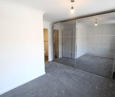 Bandy Fields Place, Salford - Photo 2