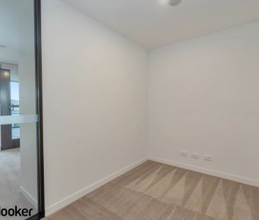 Charming Apartment in the Heart of Braddon - Photo 5