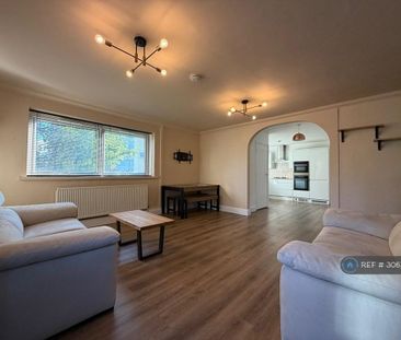 3 bedroom flat to rent - Photo 2