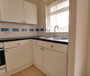 2 bedroom semi-detached bungalow to rent - Photo 6