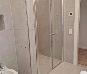 Neubau-Wohnung mit Balkon ,Kellerabteil und Stellplatz - Photo 6