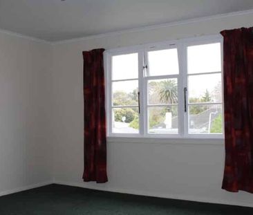 ROSLYN - 2 BEDROOM - Photo 2