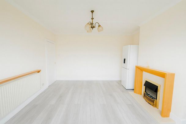 3 bedroom House To Let Total Size: 1045 SQ FT - Photo 1