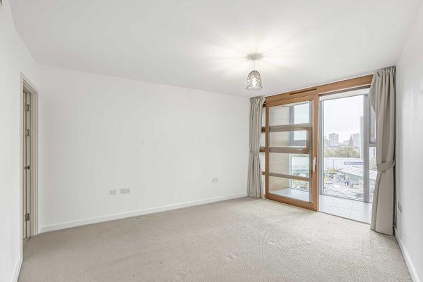 Lombard Road, Battersea, SW11, London - Photo 1