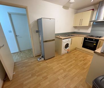 2 Bed Flat, Regent Court, NG1 - Photo 3