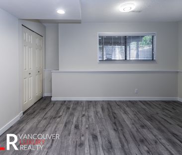 House in Coquitlam, BC - Photo 4