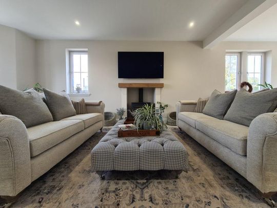 4 bedroom detached villa to rent - Photo 1