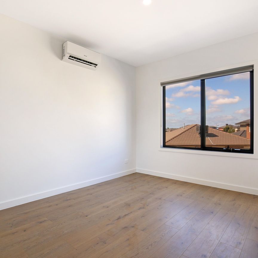 30 England St, Werribee VIC 3030 - Townhouse For Rent | Domain - Photo 1