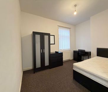 5 bedroom terraced house to rent - Photo 4