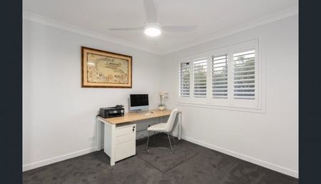 For Lease: Spacious & Well-Presented Family Home in Sought-After Parkwood - Photo 4