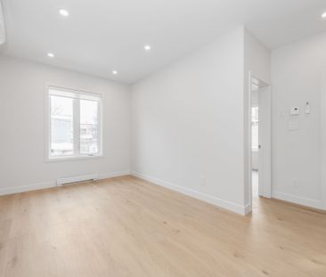 For Lease - 250 Shakespeare Street Unit# 4, Vanier and Kingsview Pa... - Photo 3