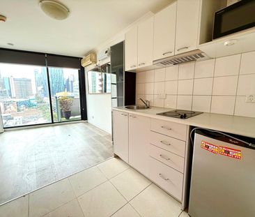 1428/139 Lonsdale Street - Photo 4