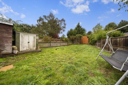 Cuff Crescent, Eltham SE9 - Photo 5