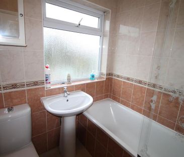 3 bedroom semi-detached house to rent - Photo 6