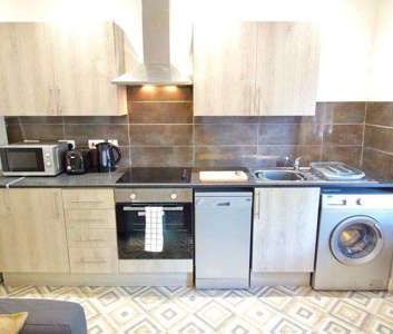 Plodder Lane Room 1 - Photo 2