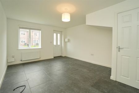 3 bedroom House To Let - Photo 2