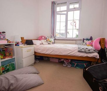 Yarborough Road, East Cowes, PO32 - Photo 4