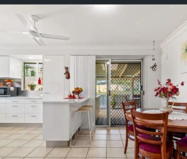 “Loved Family Home” - Photo 6