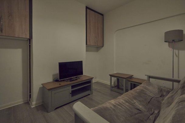 4 bedroom terraced house to rent - Photo 1