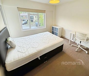 4 bedroom terraced house to rent - Photo 4