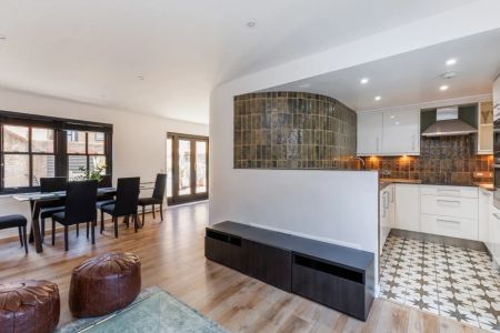 3 bedroom duplex to rent - Photo 2