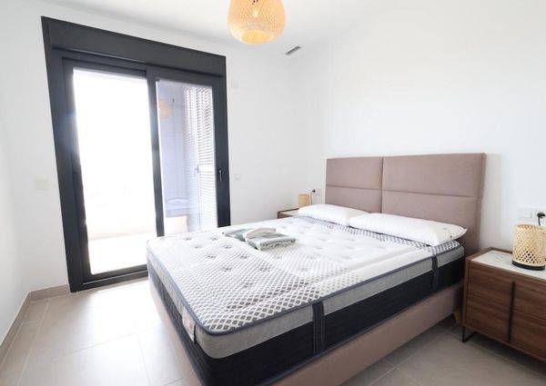 Apartamento a estrenar con vistas al mar en esquina en La Mata.