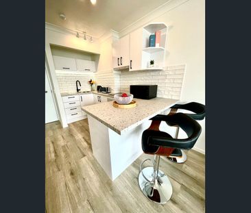 Modern 1-Bedroom Apartment in the Heart of Surfers Paradise - Photo 3