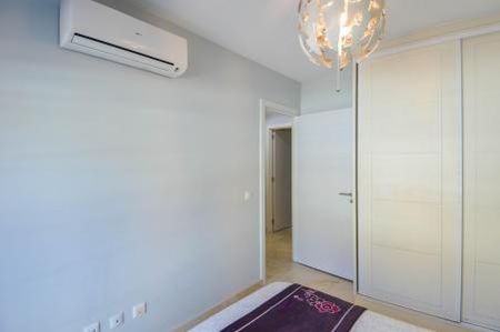 Central 2-bedroom duplex with communal pool in Puerto Rico - Photo 4