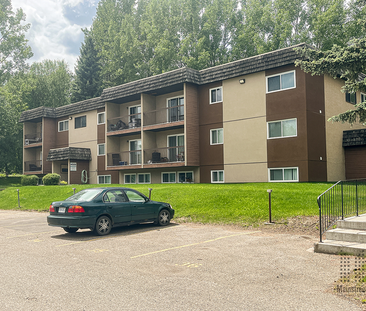 University Valley Apartments I & II - Photo 1 | Rentumo