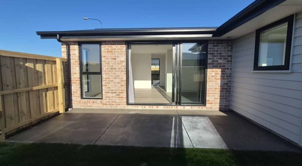 44 Debridge Street, Ravenwood - Photo 1