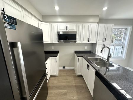 For Lease - 67 Russell Hill Drive Unit# Main, Barrie, Ontario - Photo 3