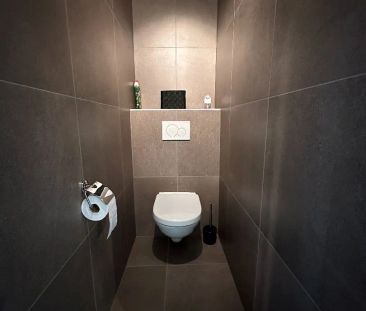 Appartement op eerste verdieping met 2 slaapkamers en terras te Koe... - Photo 2