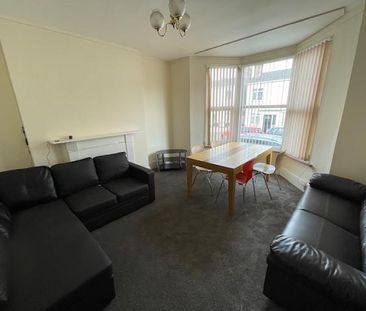 8 bedroom house to rent - Photo 4