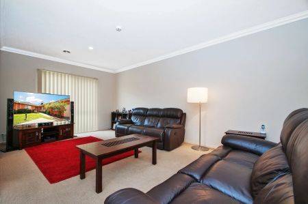 Walk Straight In & Enjoy Modern, Easy Living - Photo 3