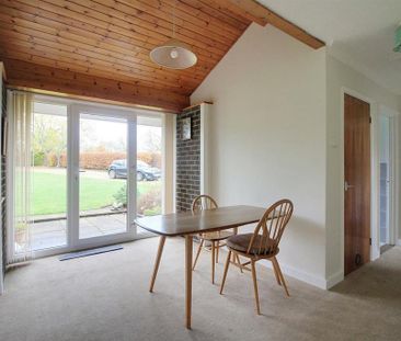 3 bedroom detached bungalow to rent - Photo 3