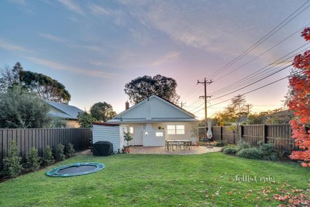 52 Gordon Street, Coburg - Photo 3