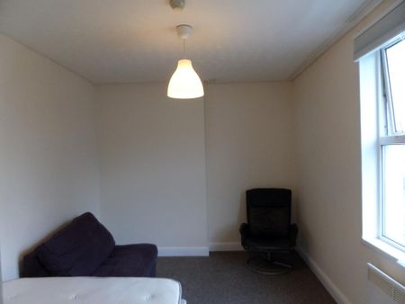 1 bedroom bedsit to rent - Photo 2