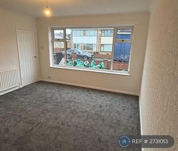 3 bedroom semi-detached house to rent - Photo 6