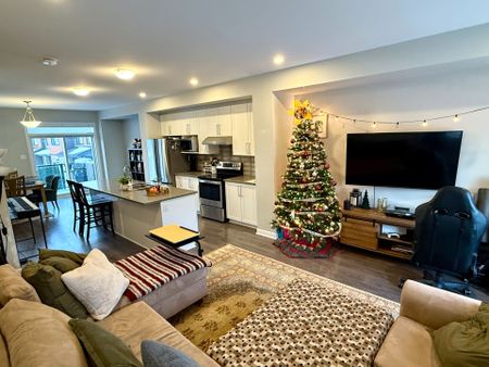 For Lease - 1079 Speedvale Court, Kanata, Ontario - Photo 5