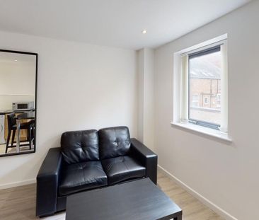 3 bedroom flat to rent - Photo 1