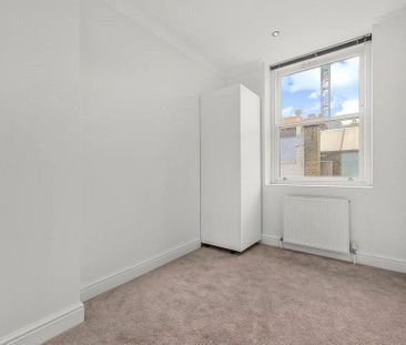 3 bedroom flat to rent - Photo 3