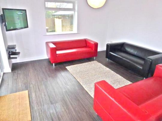 Tolstoi Road, Poole, Dorset, BH14 0QJ - Photo 1