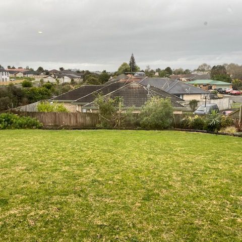 Large private home in Pukekohe - Photo 1