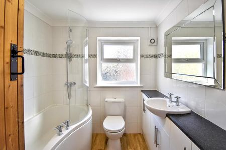 3 bedroom semi-detached house to rent - Photo 3